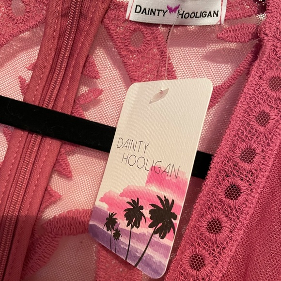 NWT✨✨ Deep vneck romper - Picture 4 of 5